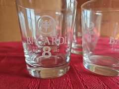 BACARDI RUM #8 VINTAGE BAT LOGO 4″ ETCHED BAR GLASSES 4pk