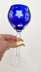 Nachtmann Traube Tall Hock Wine Glass Cobalt Blue 8-1/4″ Cut to Clear Crystal