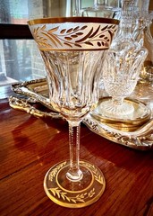 Val St Lambert Cambrai D’Or Clear – Frosted Trim Wine Glass 6″ tall EXCELLENT