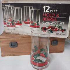 Set of 12 Vintage Libbey Holiday Christmas Glasses Red Green Holly Berries 16 oz