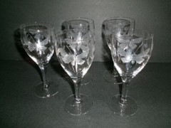 Vintage Set of 5 Etched Floral Butterfly Stemmed Wine Glasses 7.5in