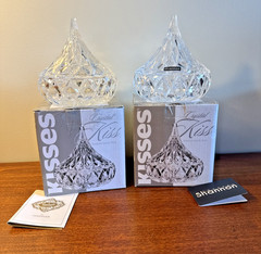 Godinger Shannon Crystal Hersheys Kiss set of 2 in Box