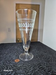 (1) Vintage Footed Pilsner Etched Glass Stripe & Laurel Band, 7-1/4 in. Clear