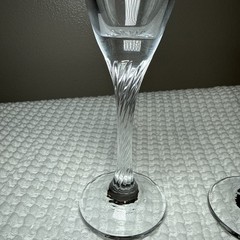 Set of 2 European Champagne Flutes Twisted Stem Clear Glass Modern Elegant 8”