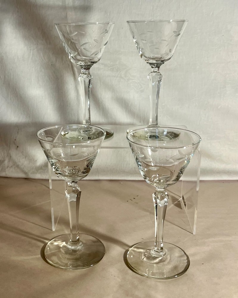 4 Libbey Windswept 5 5/8″ Liquor Cocktails