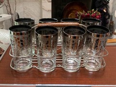 Set of 8 Dorothy Thorpe Silver Fade W/ Grape Design Highball Glasses w/ Carrier