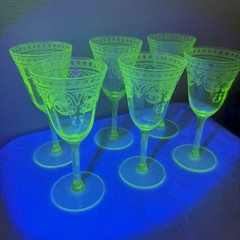 6 Cambridge Apple Green Uranium Glass Etch Cordial 704 Windows Border 1930s
