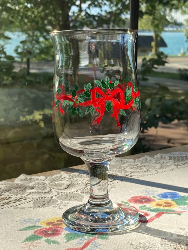 Vintage Libbey Christmas Holly Berry Ribbon Wine Glass Water Goblet ~6.5″ Tall