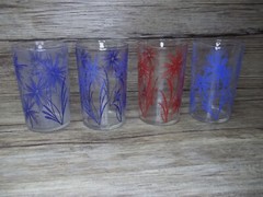 Lot of 4 Vintage Swanky swigs red and blue floral juice glasses MCM Z47