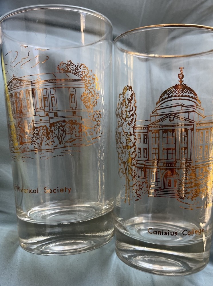 Set Of Two Vintage Buffalo NY Landmark Souvenir Glasses Tumblers Gold Trim