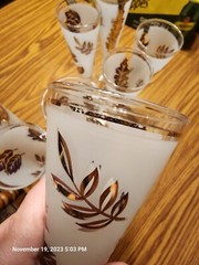 Set of 8 Vintage Libbey Frosted Glass Gold Leaves Pilsner Glasses 8 1/2″