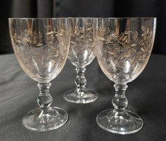 Vintage Mid Century Gold Etched Floral Wine Goblets – Set of Three