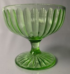 Hazel Atlas Green Ribbon New Century Sherbet Glasses w Plates Set of 2