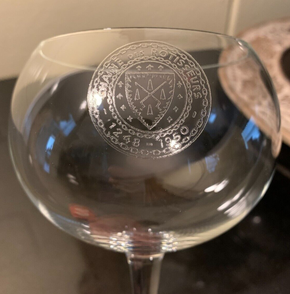 Vintage Chaine Des Rotisseurs Etched Logo 16 Ounce 7 1/2″ Wine Glass