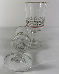 Vintage Set of 2 Glass Christmas Holly Berries Goblet Drinking Glasses Holiday