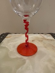 GORGEOUS VINTAGE HUTSCHENREUTHER RUBINO RED RIBBON STEM 9 1/4”T