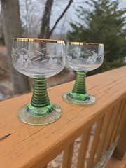 Lot Of 2 Vintage Etched Grapes and Vines Green Beehive Stem Cordial Glasses