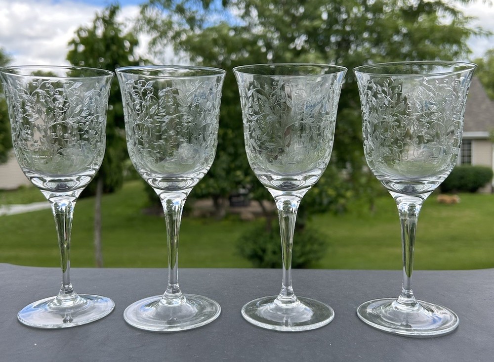 Vintage Decorated Glasses Leaves And Vines Pattern, Set Of 4
