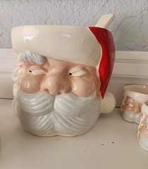 Mid Century Ceramic Santa Serving Set «Raised Eyebrow» Serves 12 Vintage