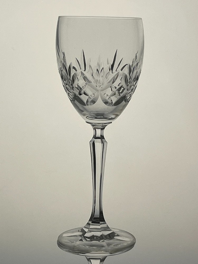 Beautiful CHANTILLY by Schott-Zwiesel Cut Crystal Wine Glass 7 7/8″ EUC