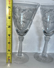2 Vintage Floral Etched 9-Ounce Crystal 7 1/4″ Tall Water Goblet