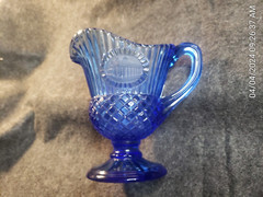 AVON FOSTORIA BLUE PITCHER ~ George Washington Mt. Vernon ~ 1976 (C7B2)