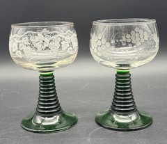 French Luminarc Emerald Green Beehive Stem Grape Etch Coordinating Wine Glasses