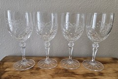 Vintage Galaway Irish Crystal Wine Glass With Etched Holly Leaves. Set Of 4