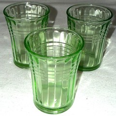 3 Hazel Atlas MODERNTONE GREEN 2 1/4″ – 1 1/2 oz WHISKEYS SHOT GLASSES