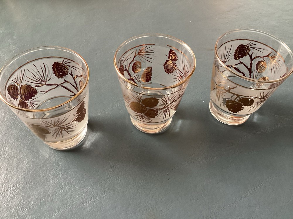 Libby Frosted Pine Cone 3 1/8” Juice Glasses