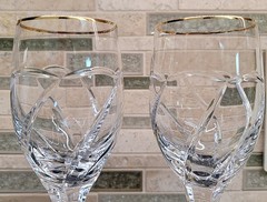 MIKASA MIC72-Wine Goblets (2), Slovenia Swirl Cut Bowl Multisided Stem, Gold Rim