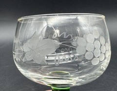 French Luminarc Emerald Green Beehive Stem Grape Etch Coordinating Wine Glasses