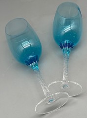 Set 2 Hand Blown BLUE Wine Goblet Art Glasses CLEAR TWISTED STEM 8″