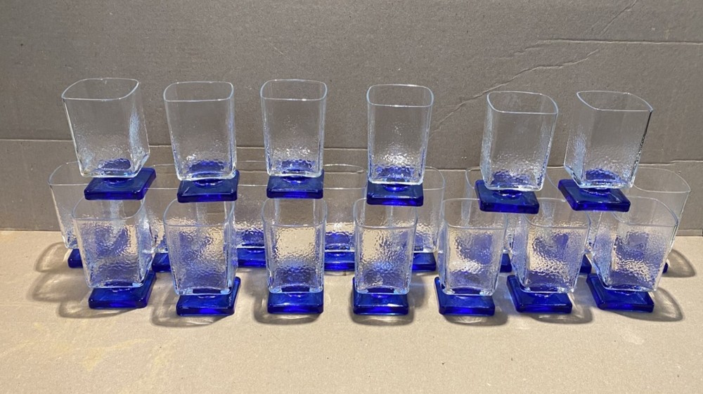 DI SARONNO, 20 SQUARE GLASSES, CLEAR WITH BLUE BASE, ITALY