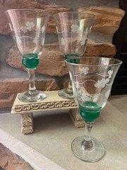 EAMON Irish Etched Shamrock Wine Glasses Set Of 3 Goblets Clear W/ Green 7”