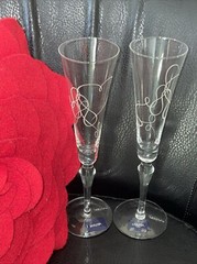 2 MIKASA «Love Story» 10 1/4″ Heart Scroll Champagne Flutes (Valentine’s)