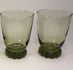 TWO Avocado Green Libbey Ruffled Base Daisy Footed 4.5″Tall Drinking Glasses