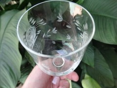 Crystal Clear Industries #2690 Stem Wheel Cut Floral Design 6oz Wine Glass EUC