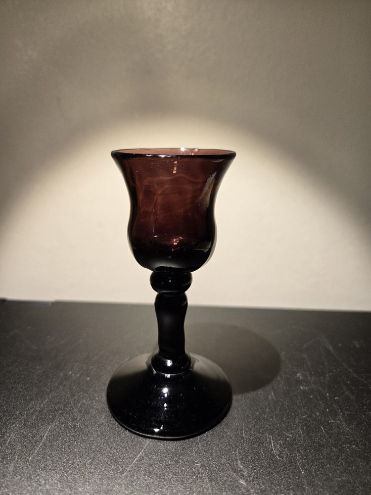 Vintage Elegant amethyst Goblet Glass Egg Glass Hand Blown Swirl Excellent Cond.