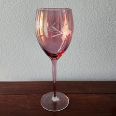 Vintage Grapes & Leaves Pink Iridescent Etched Wine Glasses With Pink Stems (2)