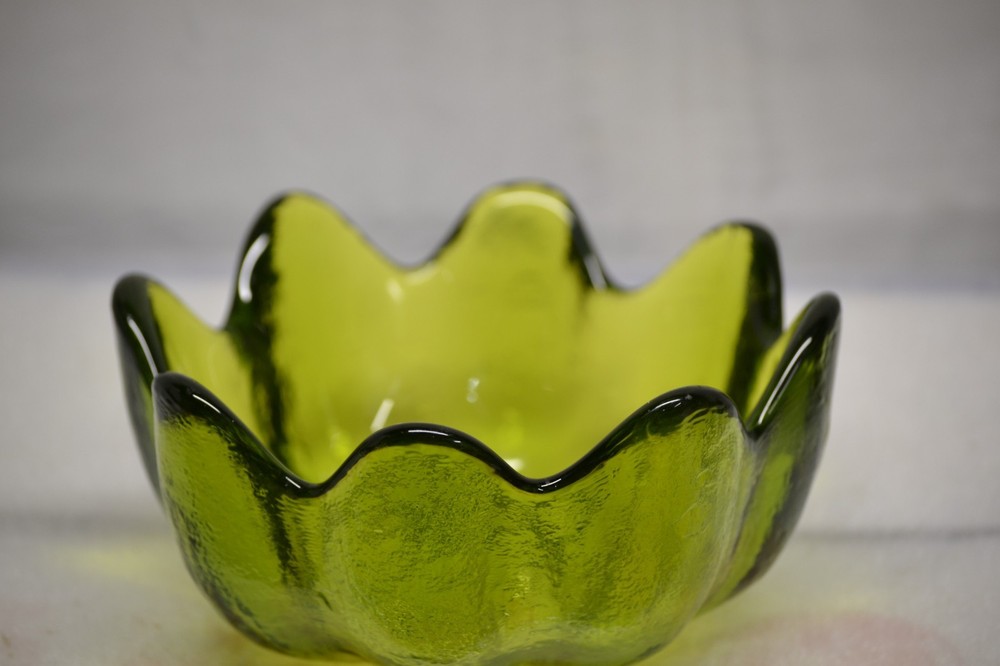 MCM BLENKO GREEN GLASS BERRY BOWL NO CHIPS/CRACKS MID CENTURY MODERN