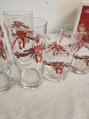 Poinsettia & Ribbons Luminarc Set of 8 Glasses 16 oz Cooler & 14 oz Double DOF