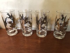 Lot (4) Vintage Drinking Glasses Oak Leaves and Acorns Retro Midcentury Holiday!