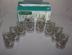 8 Victorian Christmas Cooler Glasses Indiana Glass Tumblers Holly Wreaths in Box