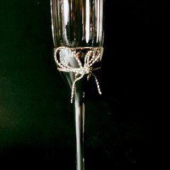 VERA WANG LOVE KNOT CHAMPAGNE FLUTE, Silver & Blown Crystal, 10 3/4″ 8 Oz