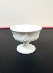 VTG Indiana Colony Harvest Grape Milk Glass Sherbert Glass/ Desert Bowl