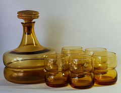 Vtg MCM Peedee Genie Squat Decanter&6 Cordial Glasses Empoli Italy Amber Glass