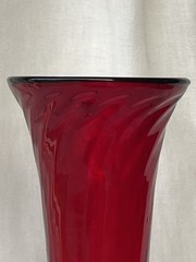 9 1/2″ Tall Champagne Flute w/Ruby Red Stem & Flute w/ Dark Green Base & Top Rim