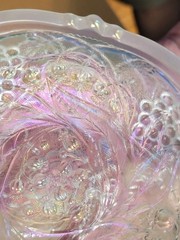 Pretty White US Glass Carnival Glass Palm Beach Berry Bowl Gooseberry Interior