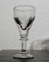 Antique Victorian Deceptive Toastmaster Knopped Stem Toasting Dram Glasses (x 7)